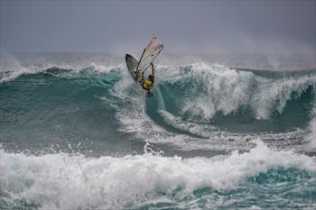 Pro Men's Semi-Finals at the Aloha Classic