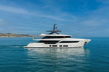 Custom Line Navetta 35 world premiere