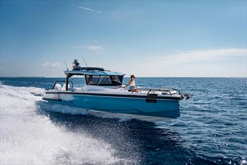 Axopar completes the 38 Range with new Cross Top